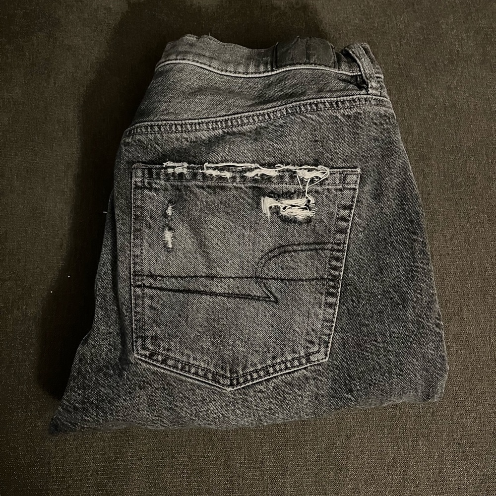 American Eagle comfort stretch waistband. Women’s size 4 Short